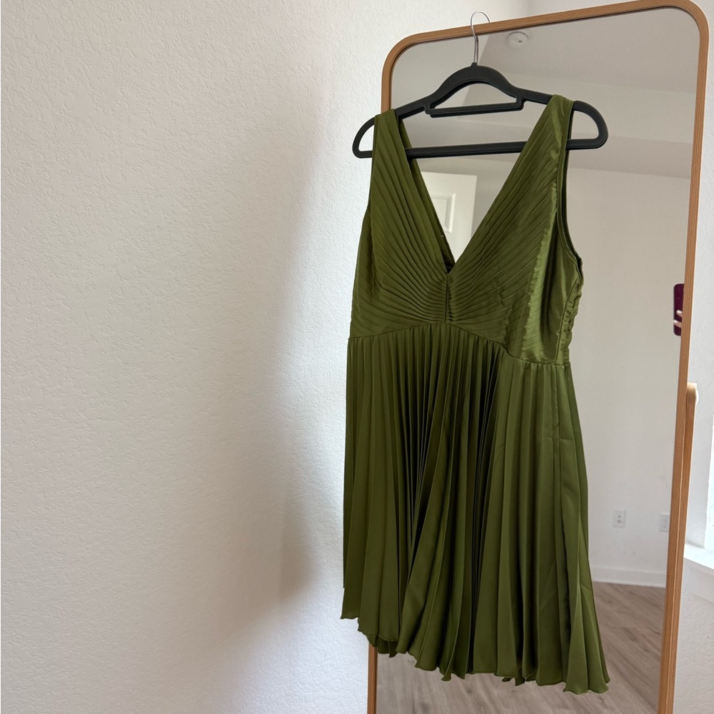 Elegant Olive Green Pleated Dress
